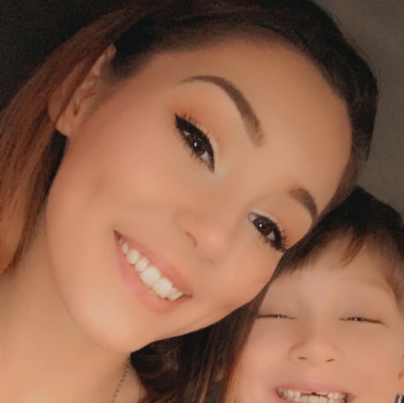 Meet your Posher, Iris - Picture 1 of 1